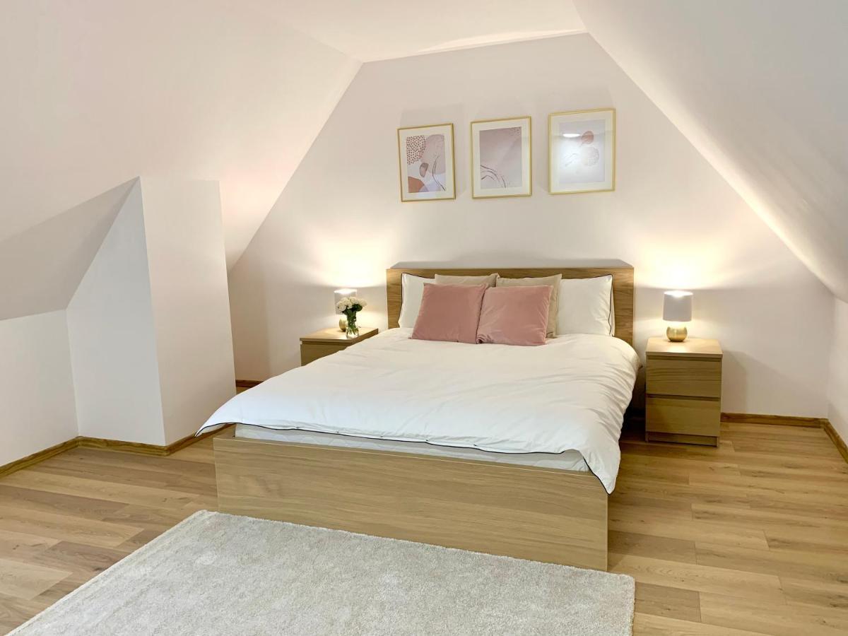 Hotel, Apartament Pod Zlotym Lwem W Samym Centrum Miasta Z Darmowym Parkingiem VII Клодзько Екстер'єр фото