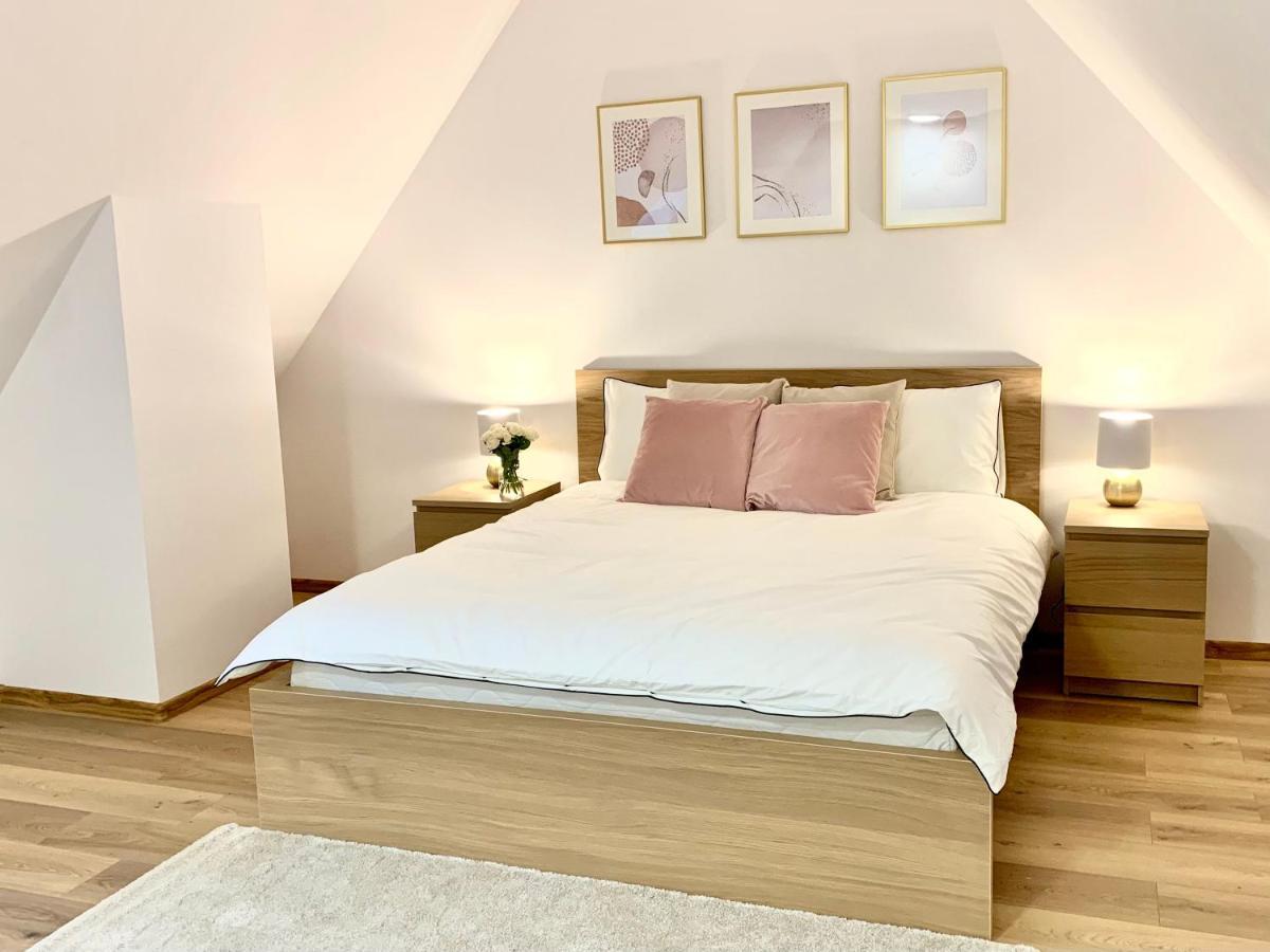 Hotel, Apartament Pod Zlotym Lwem W Samym Centrum Miasta Z Darmowym Parkingiem VII Клодзько Екстер'єр фото