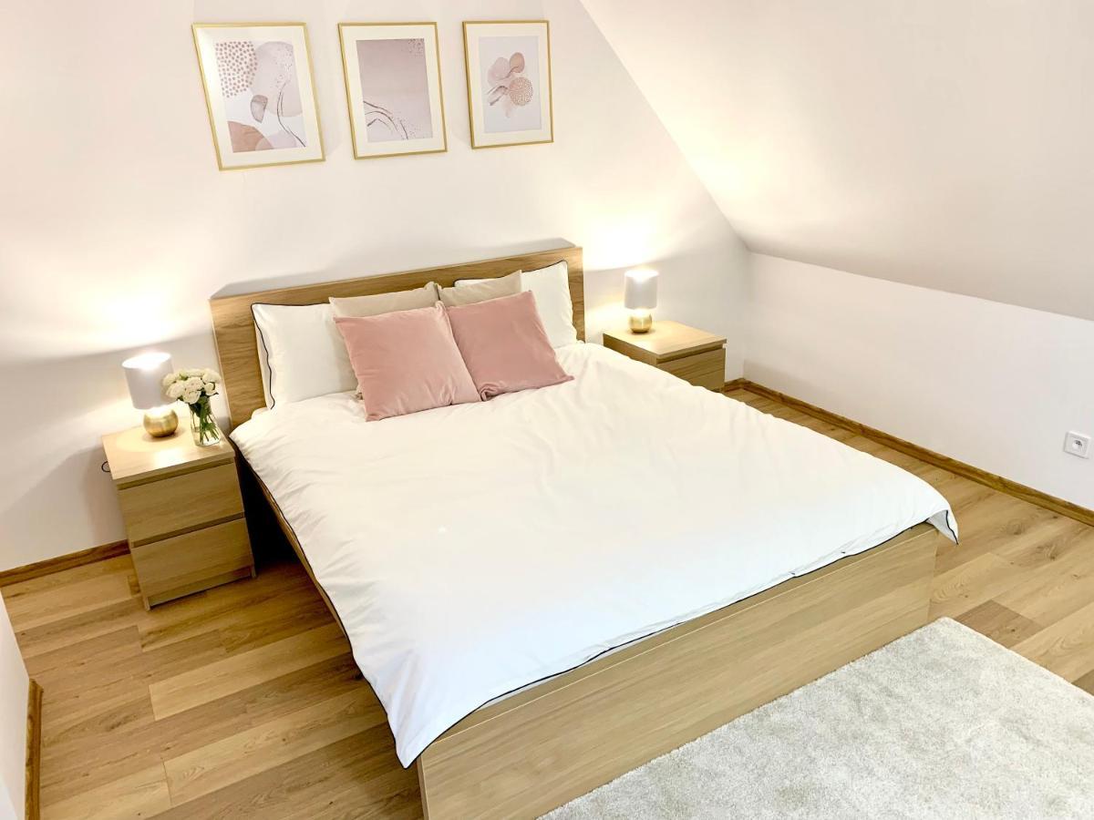 Hotel, Apartament Pod Zlotym Lwem W Samym Centrum Miasta Z Darmowym Parkingiem VII Клодзько Екстер'єр фото